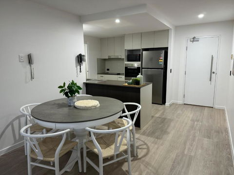 Luxury Spacious Apartment - Accommodation VIC 2