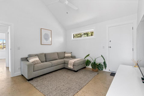 Magnolia - Accommodation VIC 3