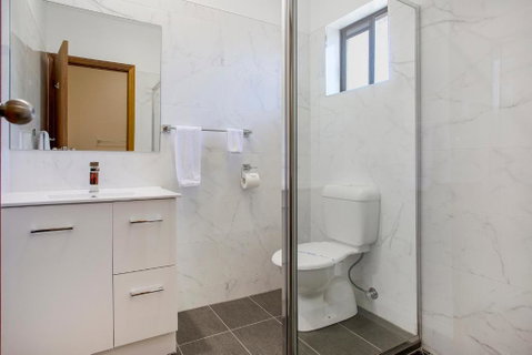 Manifold Motor Inn - Accommodation VIC 3