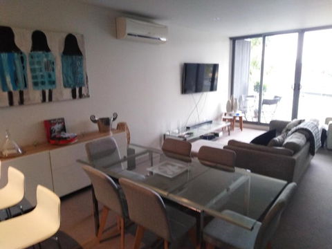 Marina View Apartment On The Maribyrnong River, Melbourne - Accommodation VIC 2