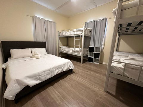 Massive 3 Bedroom Home With Backyard - Accommodation VIC 1
