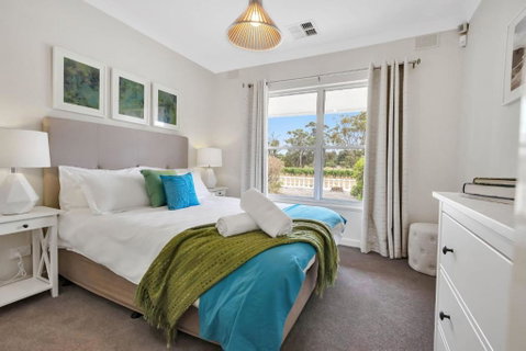 Mid Century 4 Bedroom Getaway In Barossa Vineyard - Accommodation VIC 1