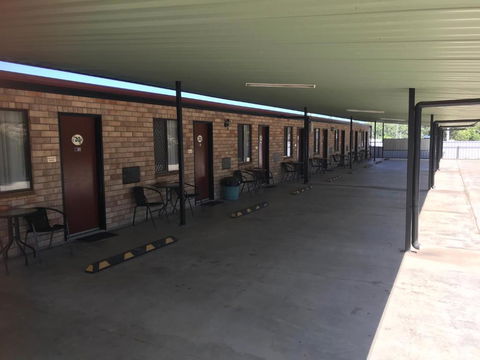 Miles Outback Motel - Accommodation VIC 2