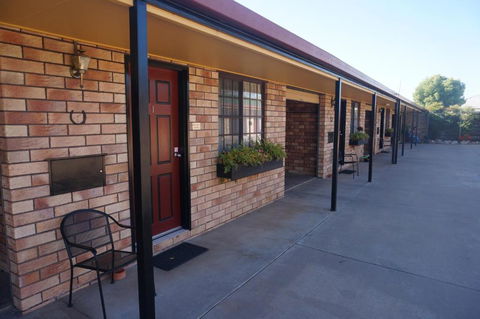 Miles Outback Motel - Accommodation VIC 0