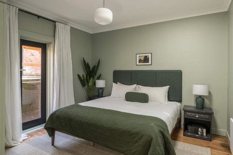 Modern 3-Bed Coastal Escape - Accommodation VIC 1