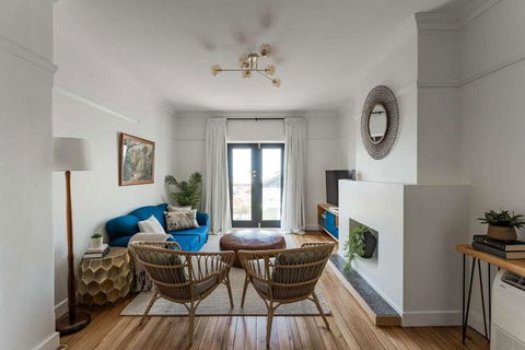 Modern 3-Bed Coastal Escape - Accommodation VIC 3