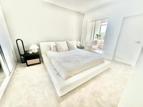 Modern 3BR Beachside Oasis - Accommodation VIC 1