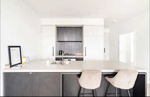 Modern Clayton Apartment Close To Uni And Hospital - Accommodation VIC 3