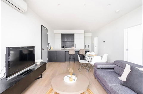 Modern Clayton Apartment Close To Uni And Hospital - Accommodation VIC 2