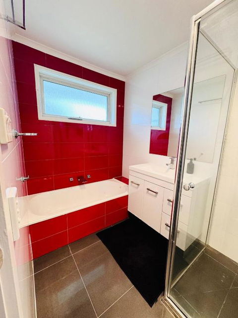 Modern Escape With Open Yard - Accommodation VIC 2