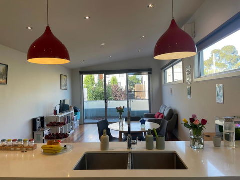 Room In Newport Modern Townhouse - Walk To Stunning Ocean View - Accommodation VIC 0