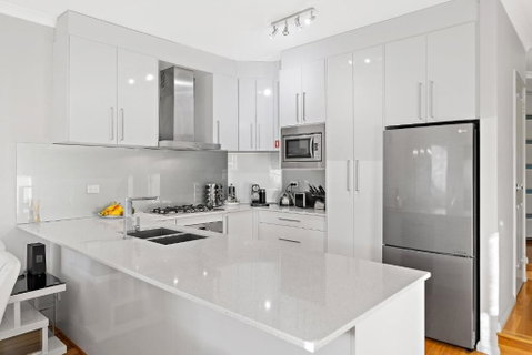 Modern Scarborough Townhouse - Accommodation VIC 3
