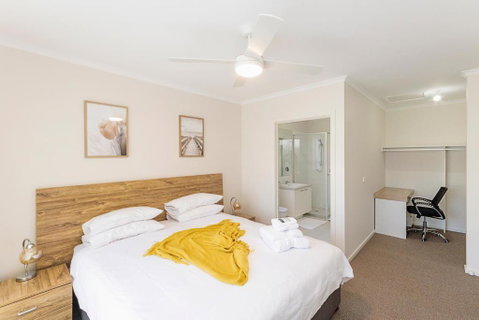 Morview Holiday Homes-Implala - Accommodation VIC 3
