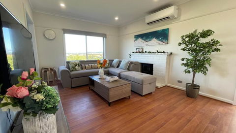 Morwell Pet Friendly 3 BRMS Rental Home Free Wi-fi - Accommodation VIC 0