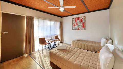 Motel Meneres - Accommodation VIC 3