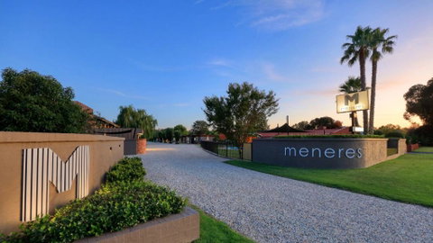 Motel Meneres - Accommodation VIC 0