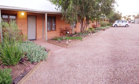 Mud Hut Motel - Accommodation VIC 3