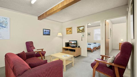 Myee Court - Accommodation VIC 3