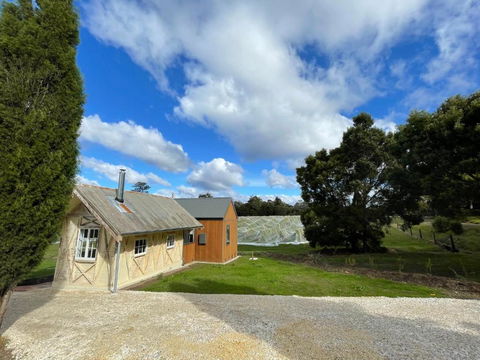 NEST- Luxury Vineyard Accommodation - Accommodation VIC 3