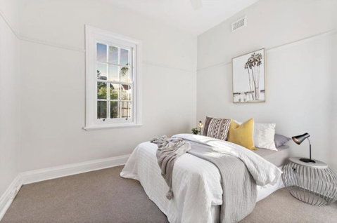 NEWLY RENOVATED LARGE 3.5 BDRM HOUSE! BEST OF MELB - Accommodation VIC 3