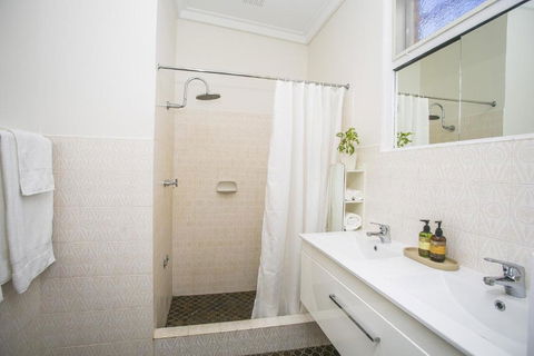 NOR214 - Northstead Coastal Charm - Accommodation VIC 3