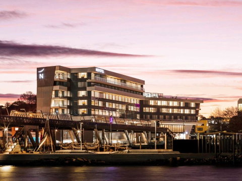 Novotel Devonport - Accommodation VIC 3