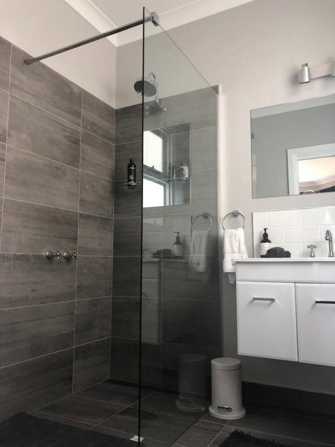 Number 10 -King Bed With Breakfast - Accommodation VIC 1