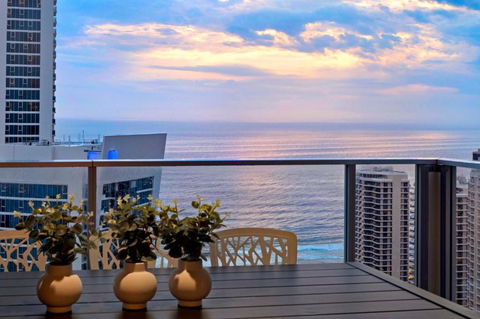 OCEAN VIEW APARTMENTS - Circle On Cavill - Self Contained & Privately Managed - Accommodation VIC 0