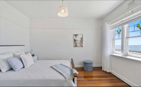 Ocean Views & City Convenience Perfect Getaway - Accommodation VIC 3