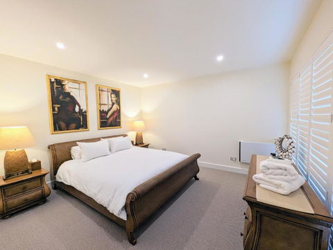 ONE Luxury Apartment - Accommodation VIC 2