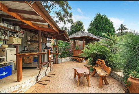 ONE OF A KIND Vacation Rental- Berkeley Vale - Accommodation VIC 2