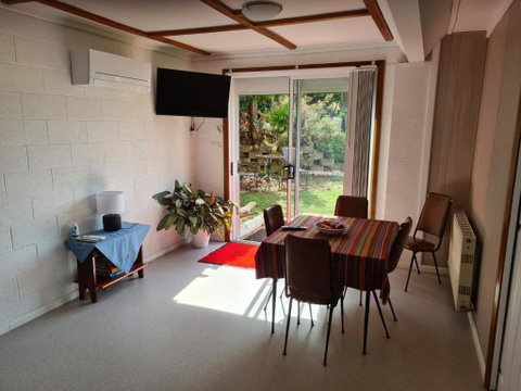 Orchard 2 Bedroom Apartment In Devonport - Accommodation VIC 1