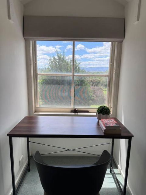 Oz Farmhouse With BBQ Private Backyard Booth 4events - Accommodation VIC 1