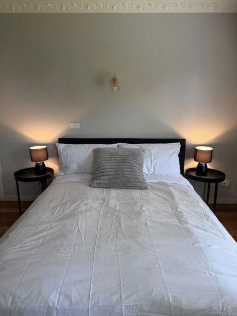Oz Farmhouse With BBQ Private Backyard Booth 4events - Accommodation VIC 2