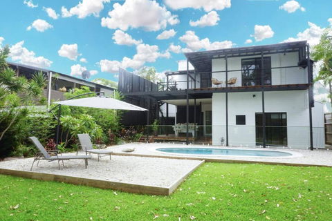 PACIFIC Stunning Coastal Home The Perfect Family Getaway - Accommodation VIC 1