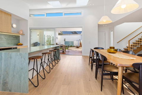 Palm Springs Hideaway - Accommodation VIC 1