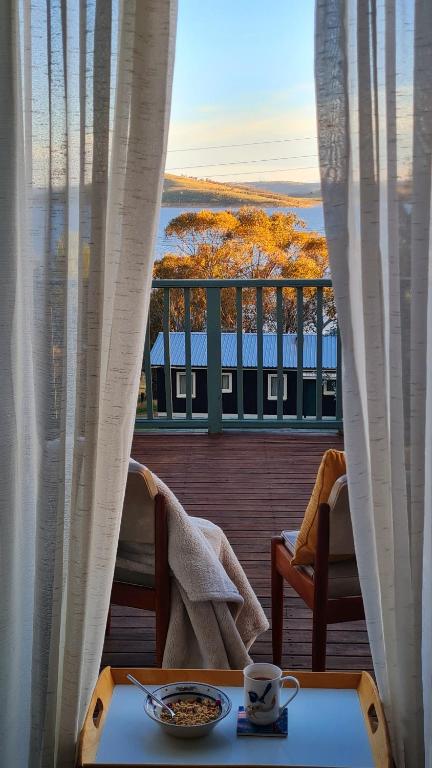Panoramic Lake View - Accommodation VIC 3