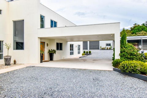 Paradise Point - Entire Home In Clarence Point, Tasmania Australia, 10 Guests 7 Bedrooms 7 Beds 3 Baths - Accommodation VIC 0