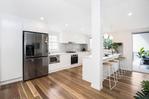 Park Avenue Terrace House Sleeps 9 - Accommodation VIC 1