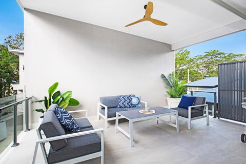 Park Avenue Terrace House Sleeps 9 - Accommodation VIC 3