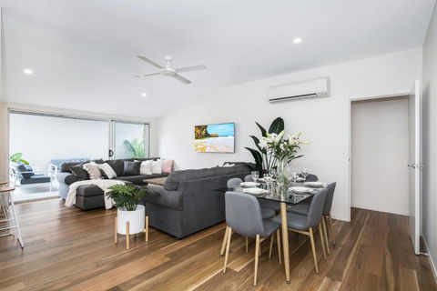 Park Avenue Terrace House Sleeps 9 - Accommodation VIC 2