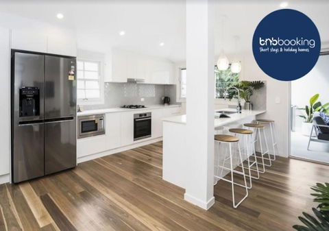 Park Avenue Terrace House Sleeps 9 - Accommodation VIC 0