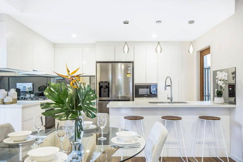 Park Avenue Townhouse Retreat Brisbane Sleeps 10 - Accommodation VIC 1