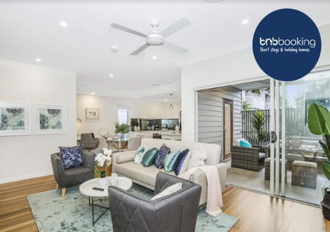 Park Avenue Townhouse Retreat Brisbane Sleeps 10 - Accommodation VIC 0