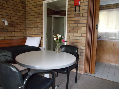Park House Motor Inn - Accommodation VIC 3