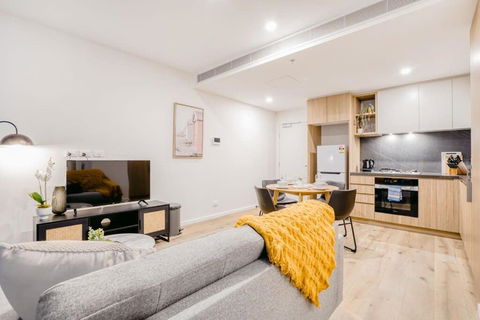 Penny Lane - 2BR Apt In The Heart Of Moonee Ponds - Accommodation VIC 3