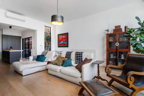 Perfect Parkside Princess Hill Retreat Sleeps 6 - Accommodation VIC 0