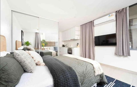 PERFECT STAY 2MIN By WALK TO THE BEACH FREE PARKING - Accommodation VIC 1