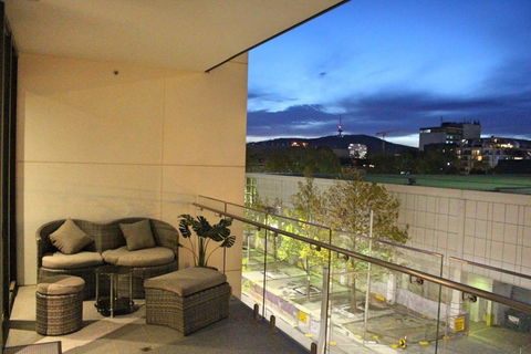 Perfectly Located Modern Apartment - Canberra CBD - Accommodation VIC 0