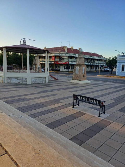 PETERBOROUGH HOTEL - Accommodation VIC 1